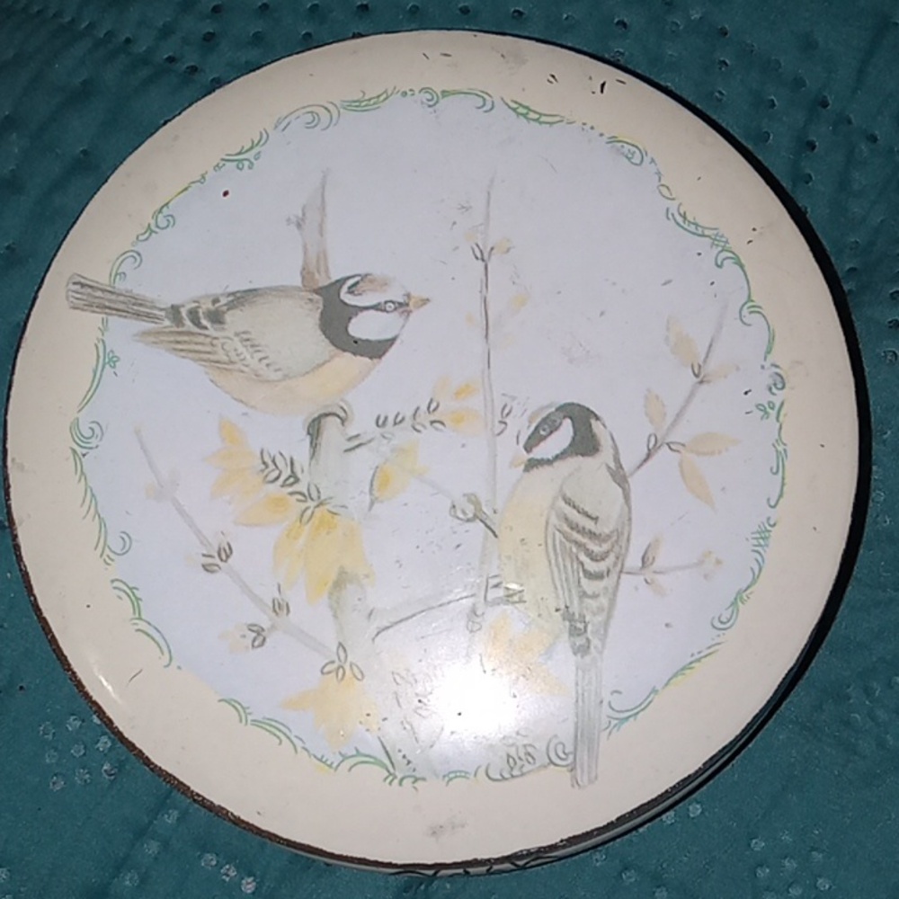 Vintage meister powder tin